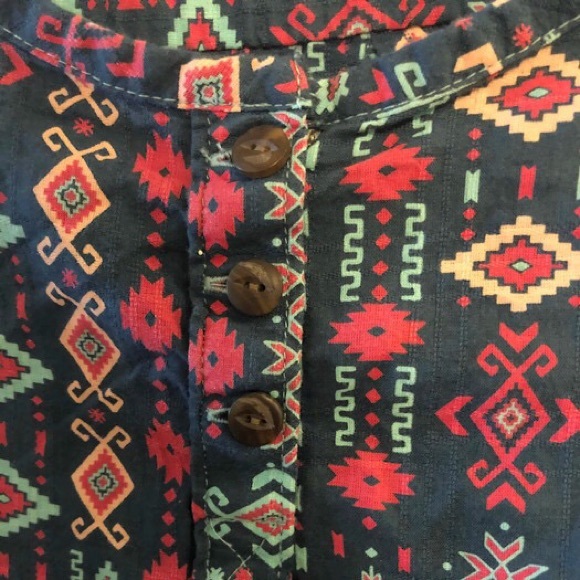 Women’s Woolrich HighLow Aztec Blouse - Picture 4 of 4